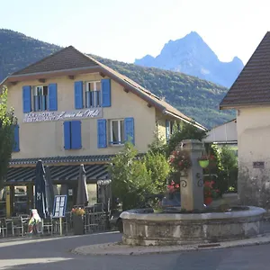 https://hotel-le-commerce-lus-la-croix-haute.hotels-rhonealpes.com
