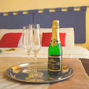 https://la-madeleine-hotel.praguehotelsweb.com