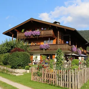 https://gastehaus-schonfeld.com-bavaria.com